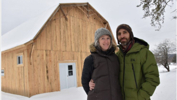 La ferme Les Broussailles se trouve un nouveau toit à Martinville